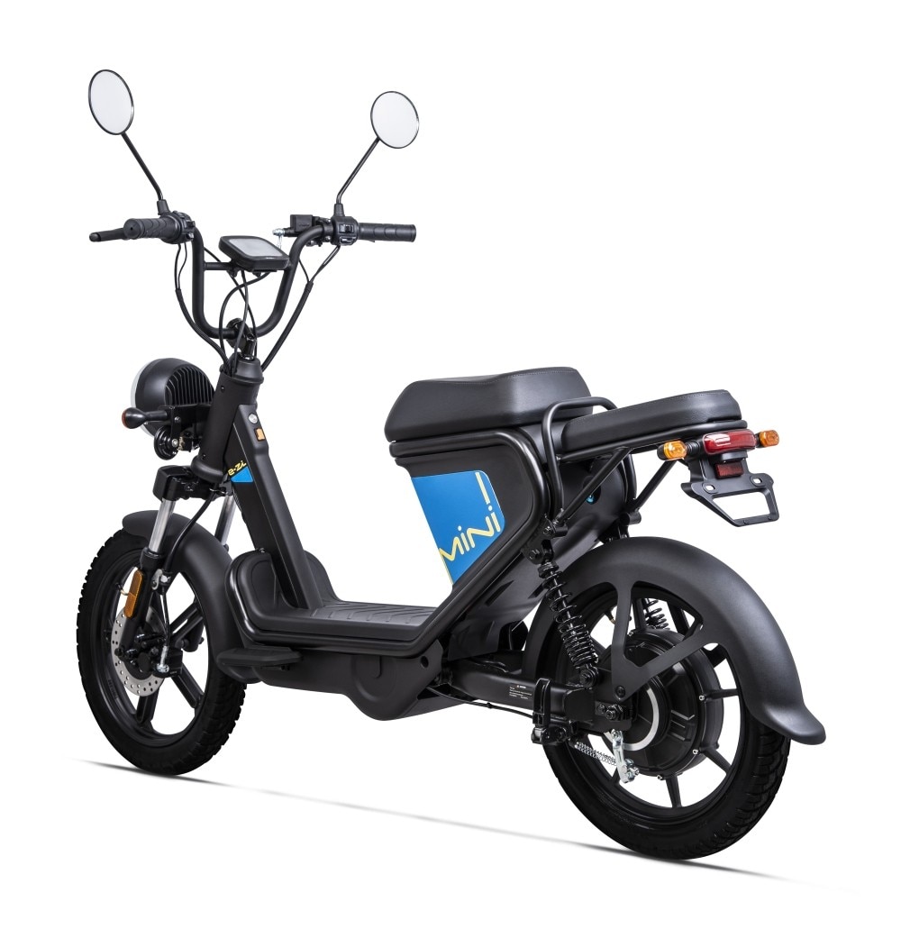 Keeway: arrivano in Italia gli scooter elettrici EZI