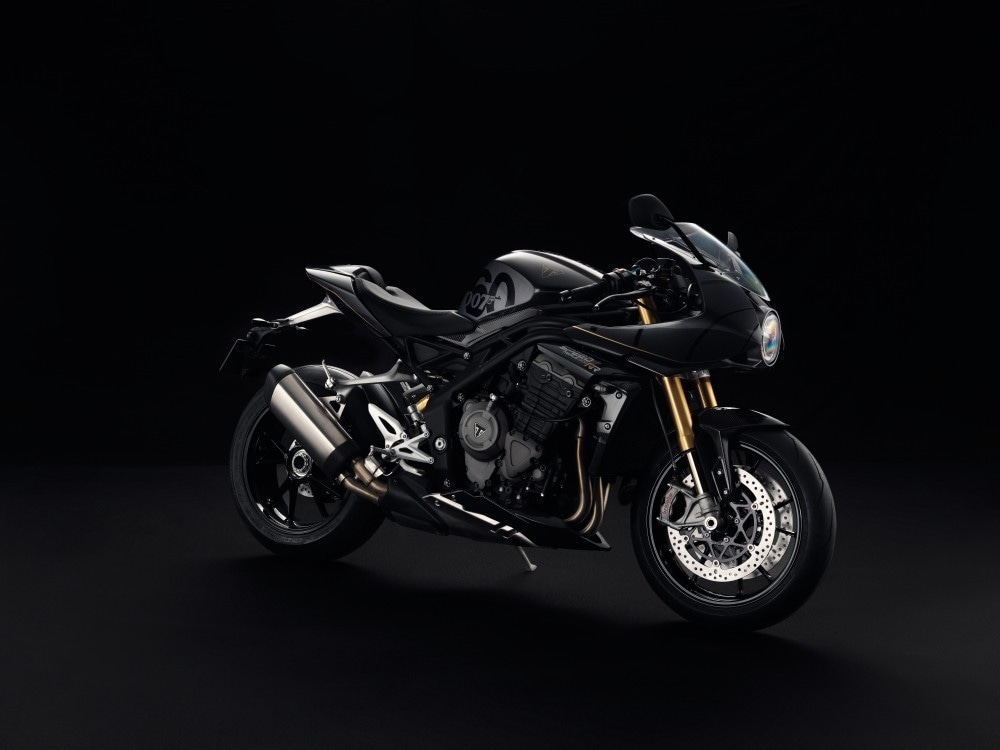 Triumph: ecco l'esclusiva Speed Triple RR 1200 Bond Edition
