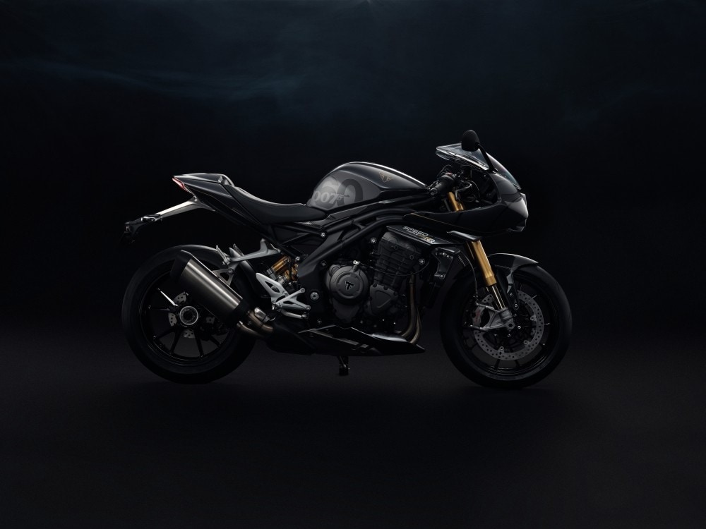 Triumph: ecco l'esclusiva Speed Triple RR 1200 Bond Edition