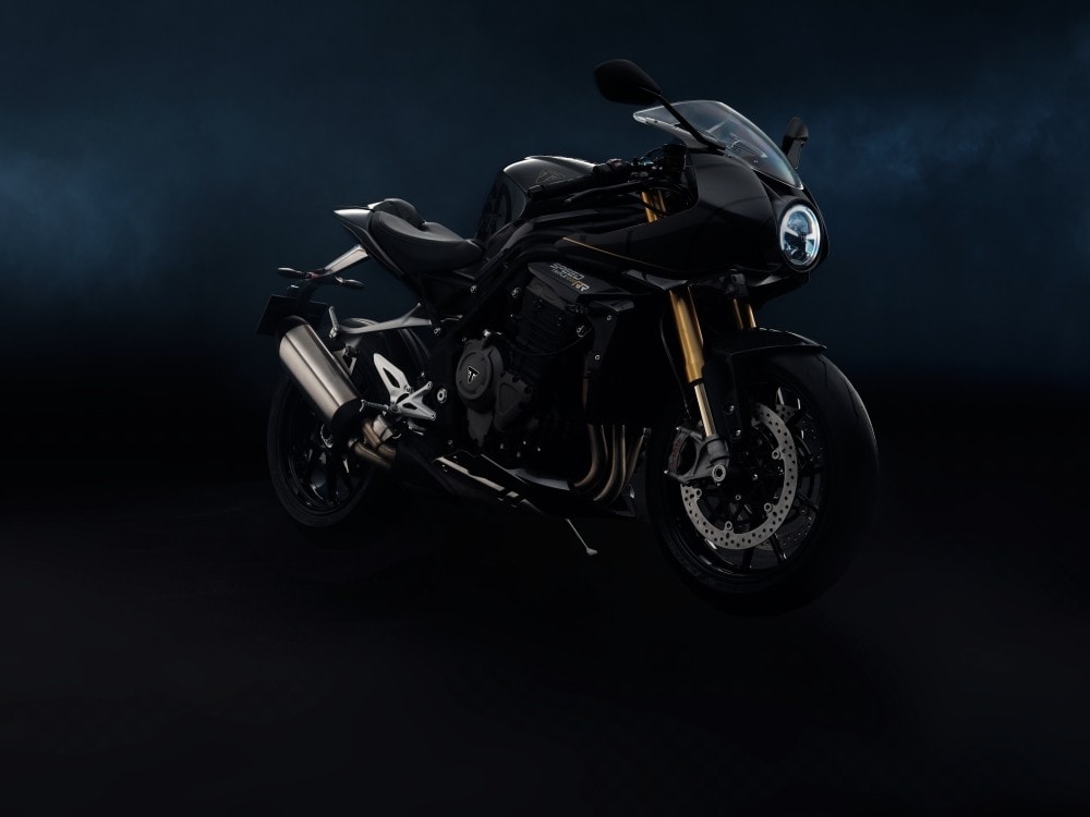 Triumph: ecco l'esclusiva Speed Triple RR 1200 Bond Edition