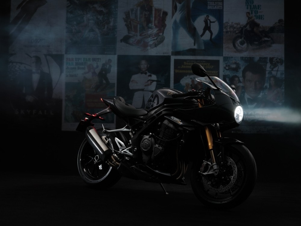 Triumph: ecco l'esclusiva Speed Triple RR 1200 Bond Edition