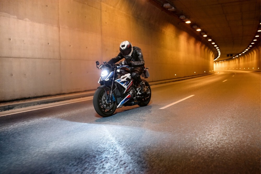 BMW: la nuova M 1000 R