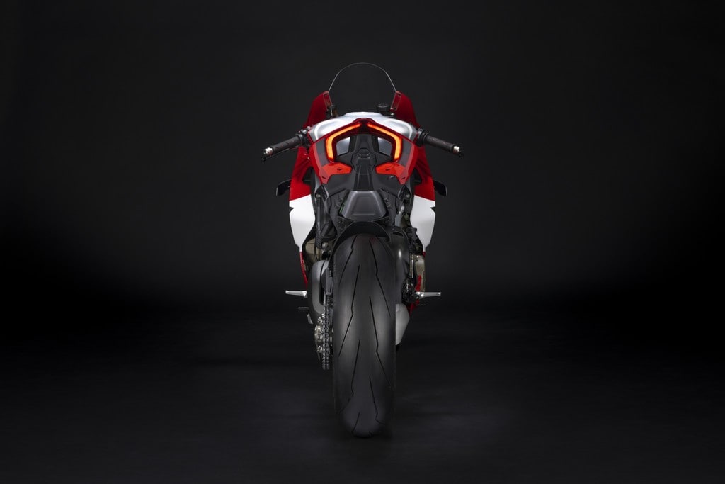 Ducati Panigale V4 R 2023: un’arma da pista senza compromessi