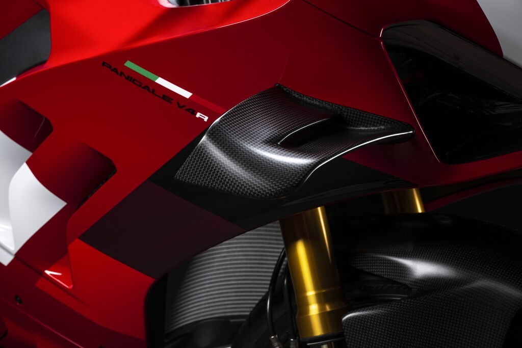 Ducati Panigale V4 R 2023: un’arma da pista senza compromessi
