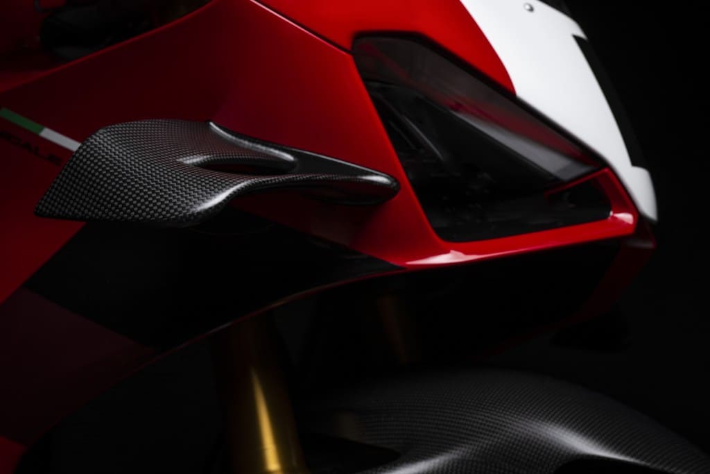 Ducati Panigale V4 R 2023: un’arma da pista senza compromessi