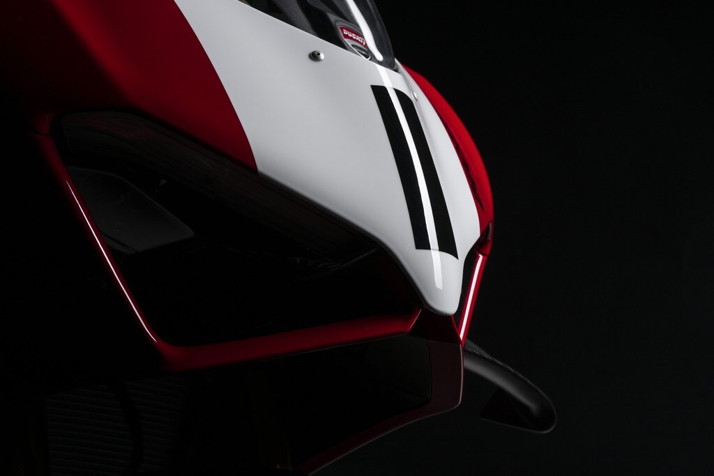 Ducati Panigale V4 R 2023: un’arma da pista senza compromessi
