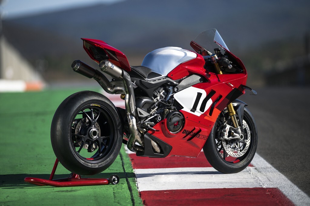 Ducati Panigale V4 R 2023: un’arma da pista senza compromessi