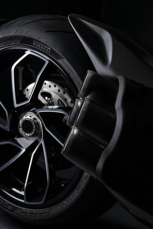 Ducati Diavel V4 2023: la nuova muscle cruiser di Borgo Panigale