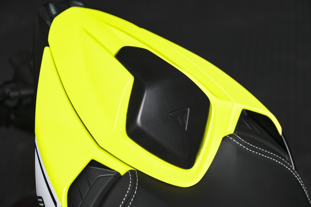 <div class='descrGalleryText'><div>Triumph Street Triple 2023 Moto2 Edition</div>
</div>