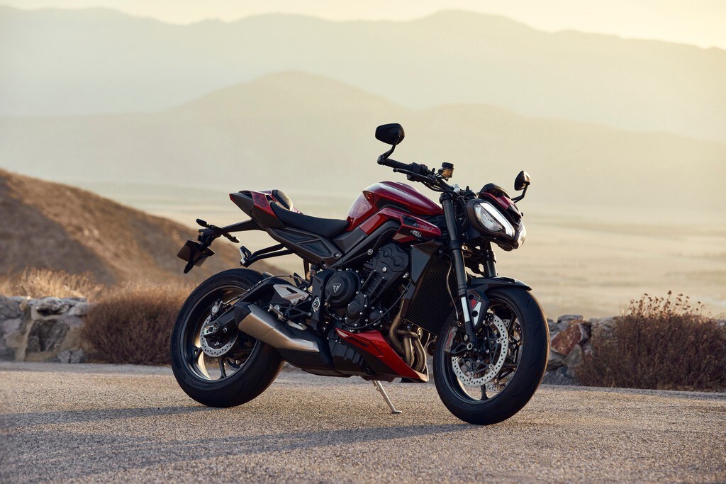 <div class='descrGalleryText'><p>Triumph Street Triple R 2023&nbsp;</p>
</div>