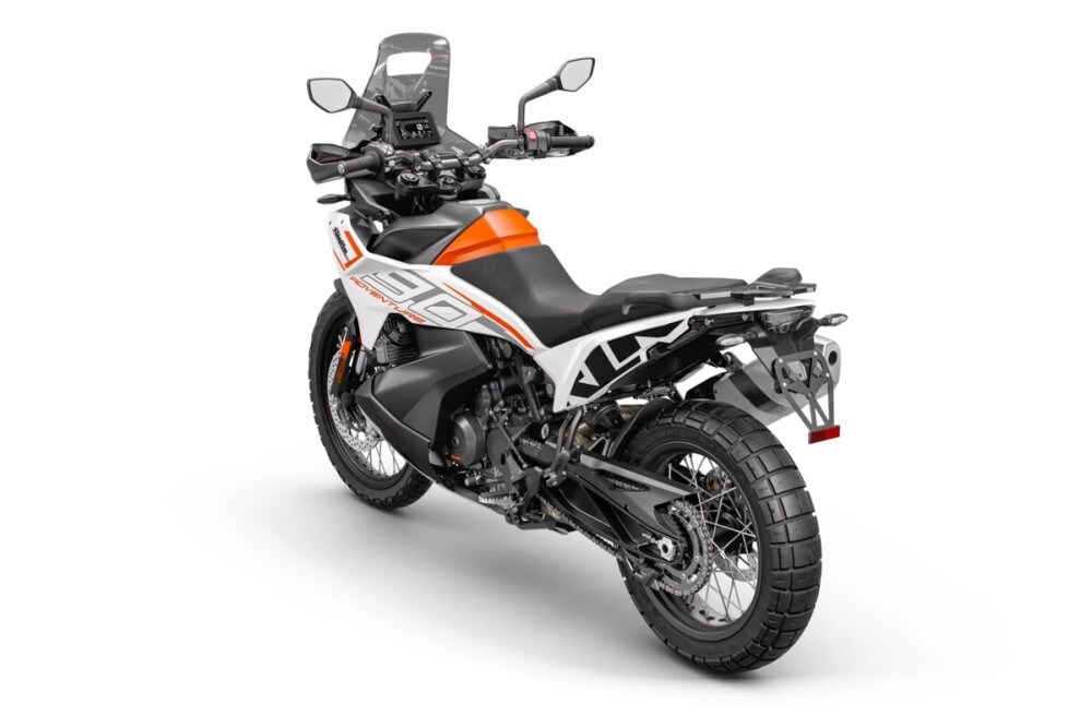 KTM: la 790 Adventure si rinnova