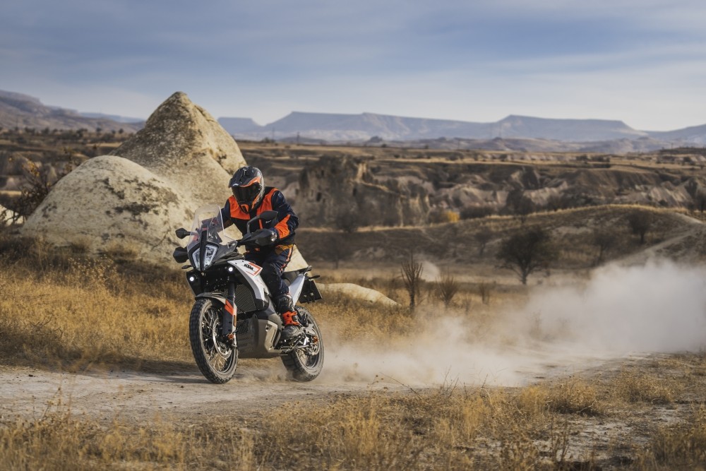 KTM: la 790 Adventure si rinnova