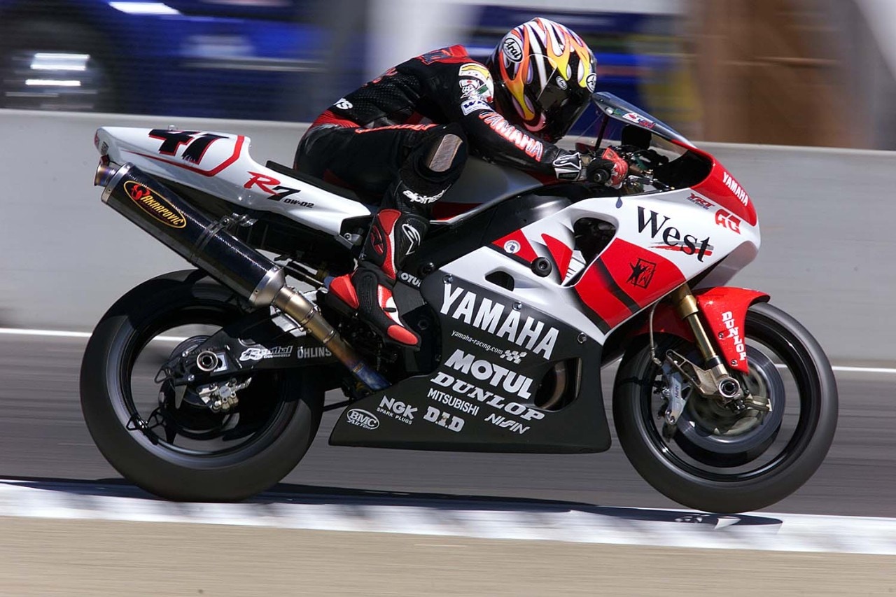 Yamaha R7, storia di una vera Super-moto - Dueruote