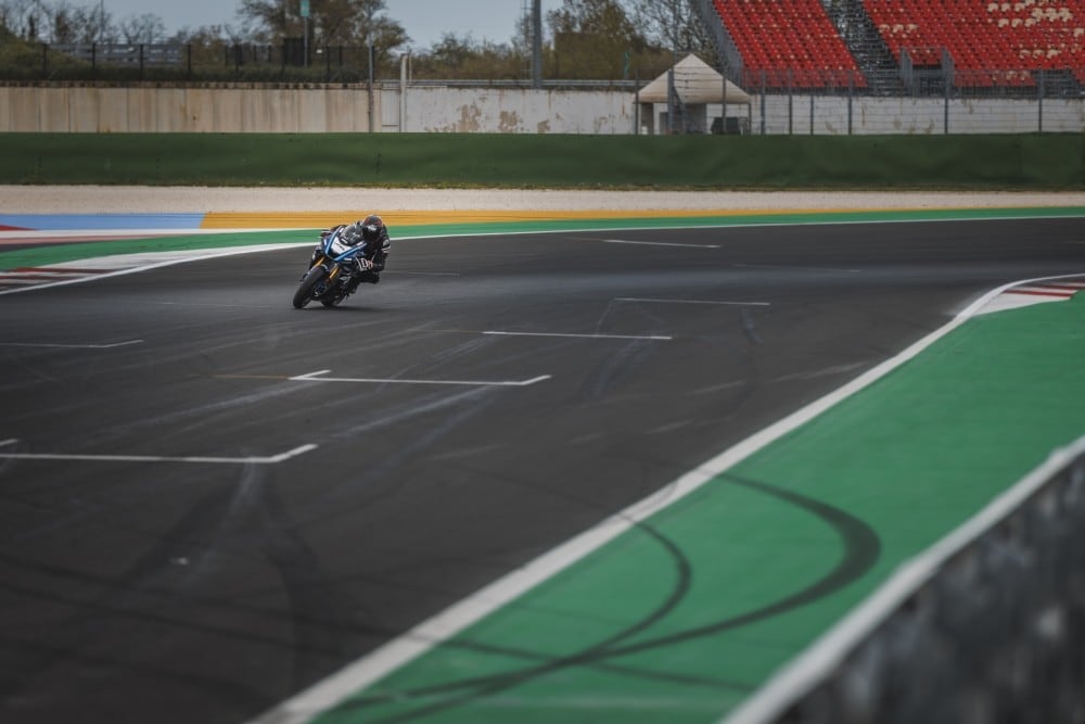 A Misano a 260 all'ora (e motore a 16mila giri!) sulla Yamaha R6 GYTR!