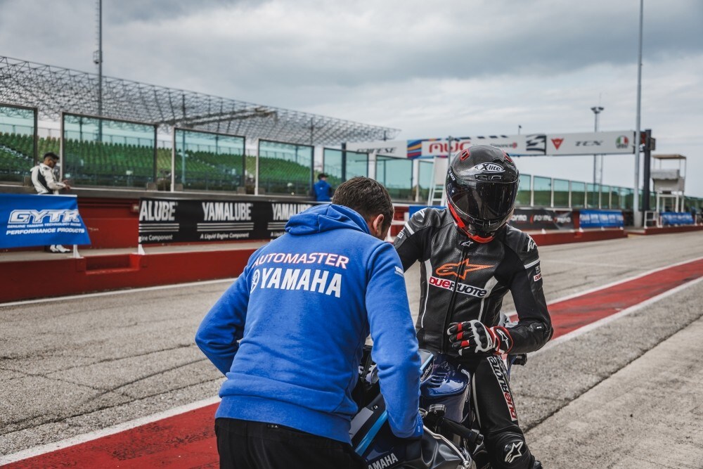 A Misano a 260 all'ora (e motore a 16mila giri!) sulla Yamaha R6 GYTR!