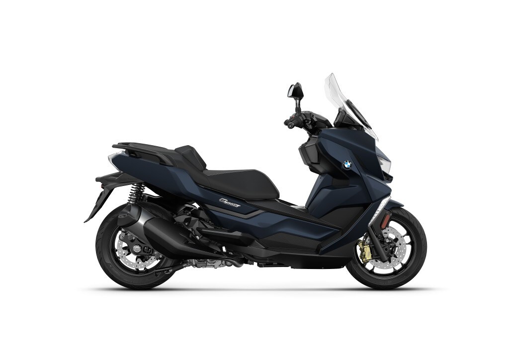 <div class='descrGalleryTitle'>BMW C 400 GT</div><div class='descrGalleryText'><p>Versione Exclusive nuovo colore Imperialblue met. Callistogrey metallizzato non più disponibile.&nbsp;</p>
</div>