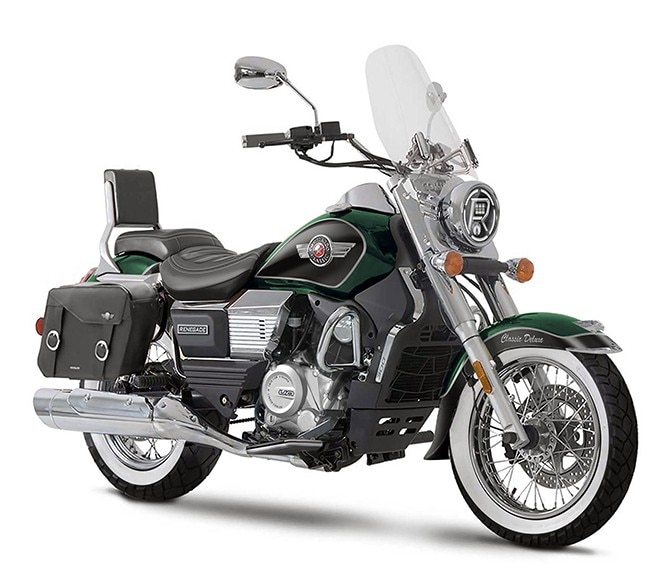 <div class='descrGalleryTitle'>RENEGADE CLASSIC DELUXE</div><div class='descrGalleryText'><p>Versione top di gamma della Renegade Classic, la <b>Deluxe</b> sfrutta la stessa piattaforma con motore da 300 cc e si distingue per i dettagli che ne fanno una vera moto <b>custom da highway americana</b> anni '70. Il prezzo è di <b>5.499 euro</b>.</p>
</div>