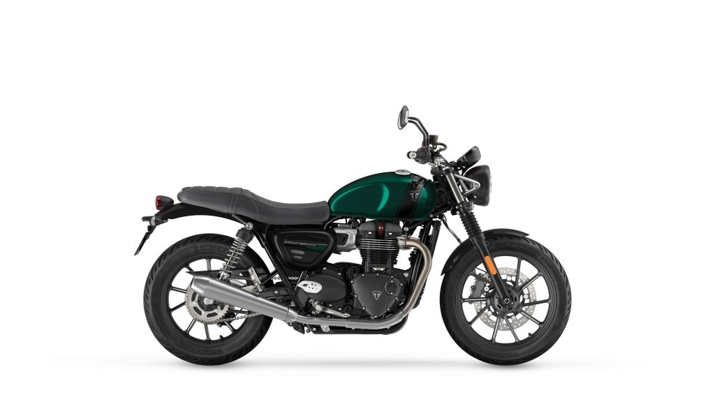 <div class='descrGalleryTitle'>TRIUMPH SPEED TWIN 900</div><div class='descrGalleryText'><p>- &nbsp;Carnival Red &amp; Phantom Black&nbsp;<b>NUOVA</b></p>
<p>- &nbsp;Competition Green &amp; Phantom Black&nbsp;<b>NUOVA</b></p>
<p>- &nbsp;Jet Black</p>
</div>