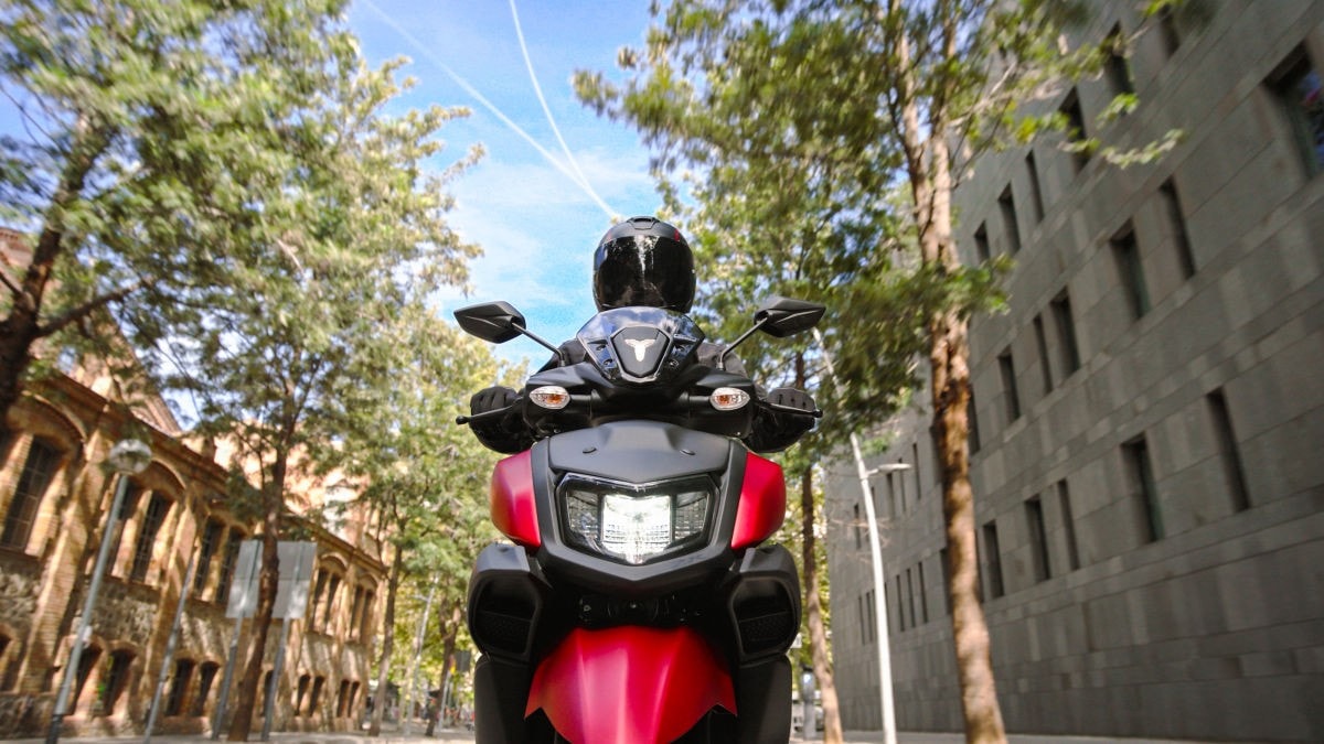 Yamaha: arriva RayZR, lo scooter ibrido
