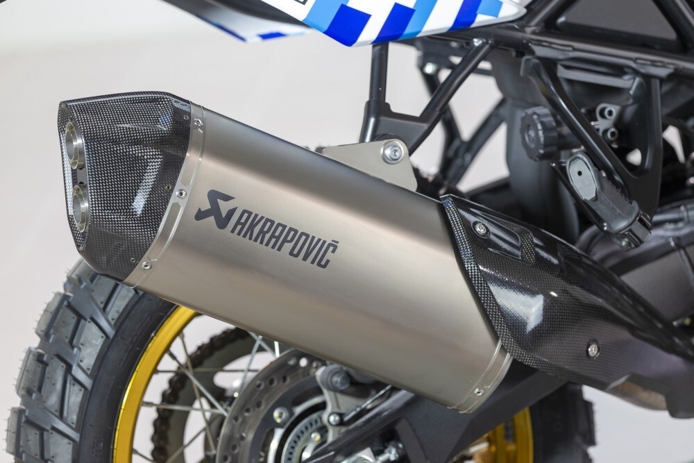  Suzuki V-Strom 800DE Djebel: sapore di Dakar