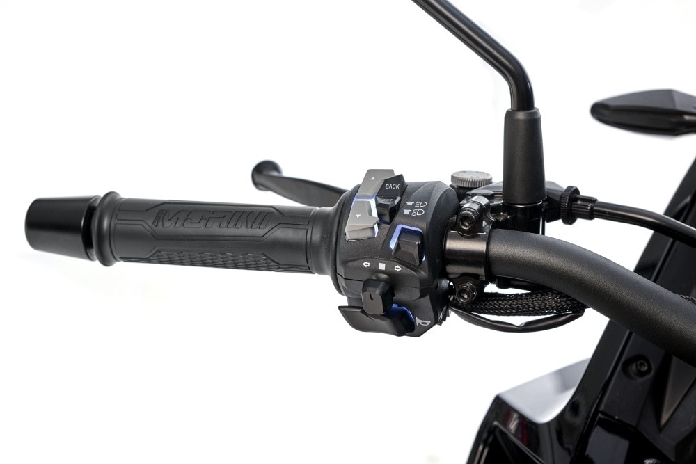 Moto Morini: ecco la X-Cape 650 in versione Black ebony