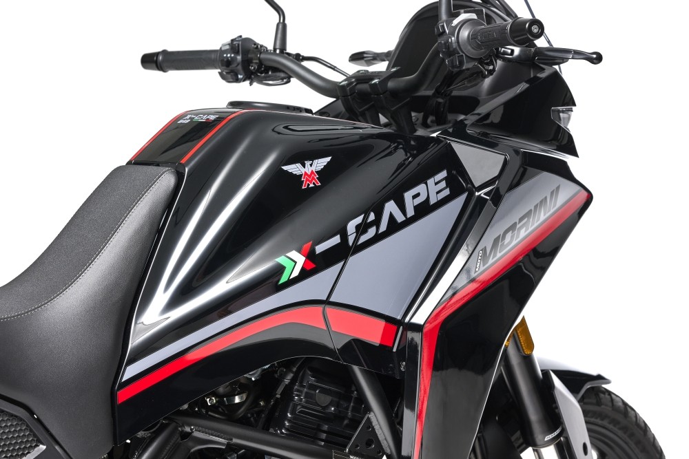 Moto Morini: ecco la X-Cape 650 in versione Black ebony