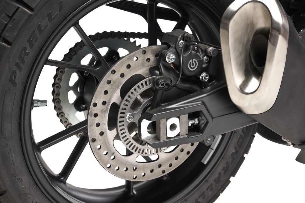 Moto Morini: ecco la X-Cape 650 in versione Black ebony