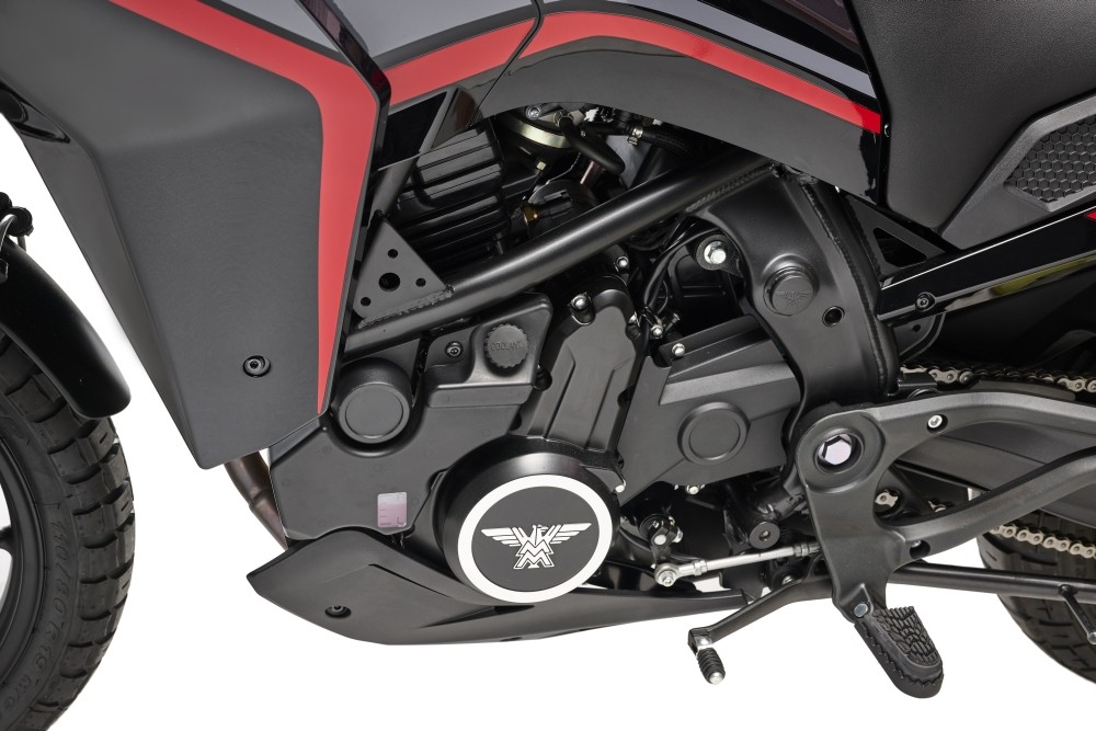 Moto Morini: ecco la X-Cape 650 in versione Black ebony