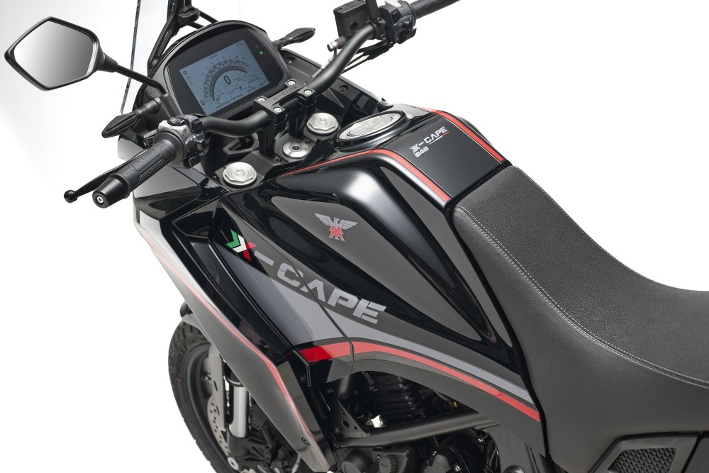 Moto Morini: ecco la X-Cape 650 in versione Black ebony