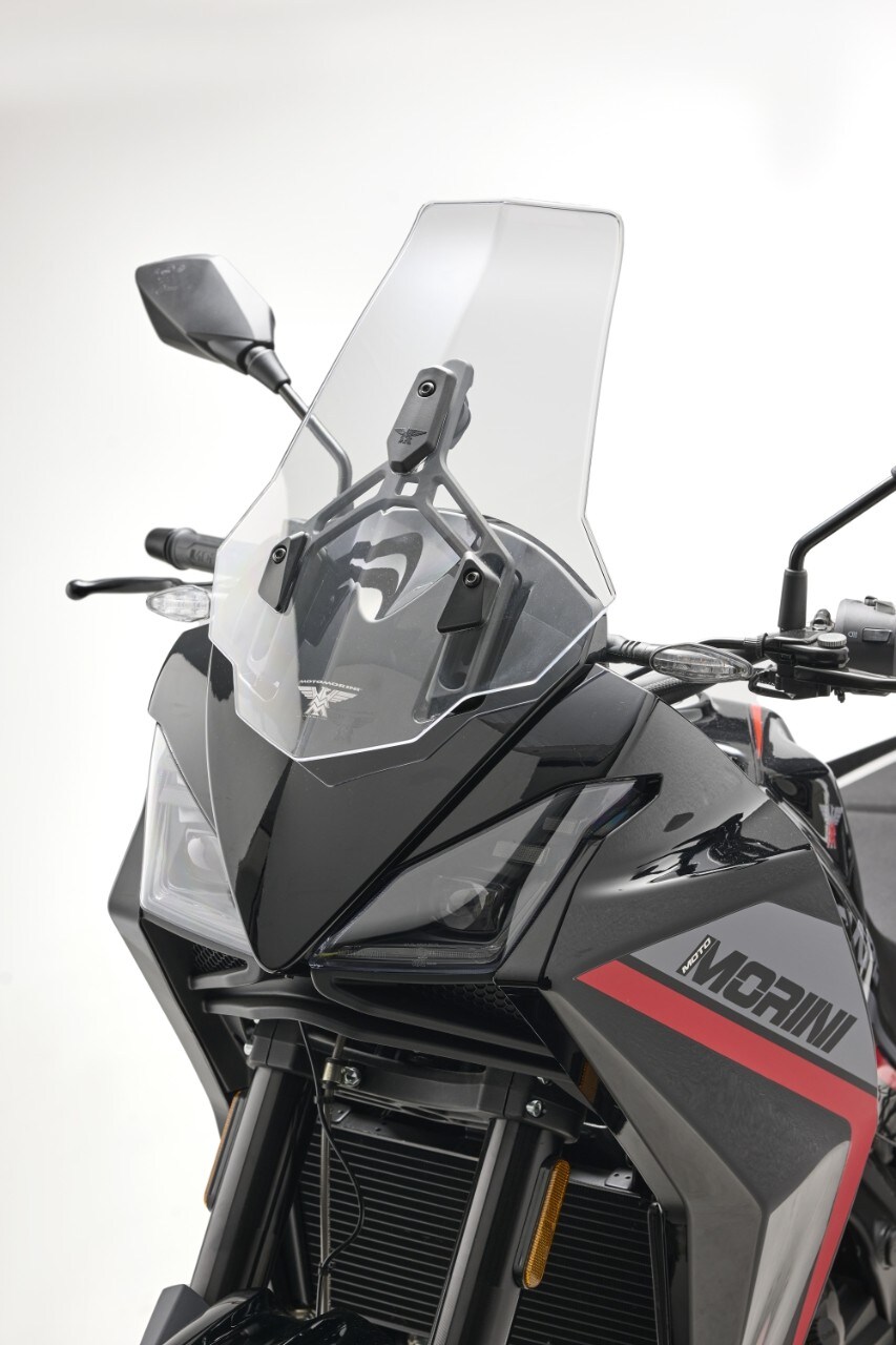 Moto Morini: ecco la X-Cape 650 in versione Black ebony