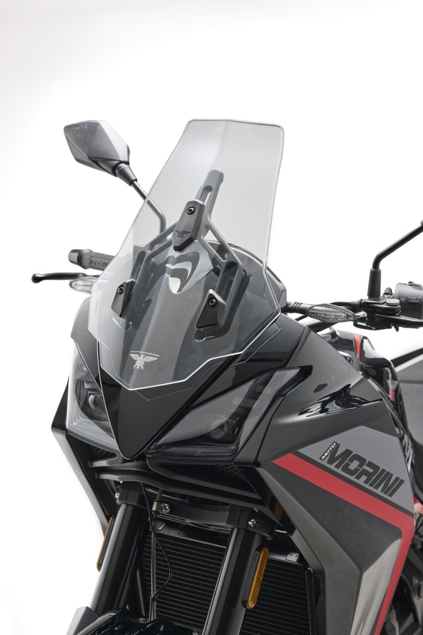 Moto Morini: ecco la X-Cape 650 in versione Black ebony