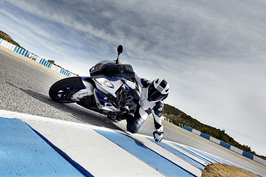 La BMW HP4