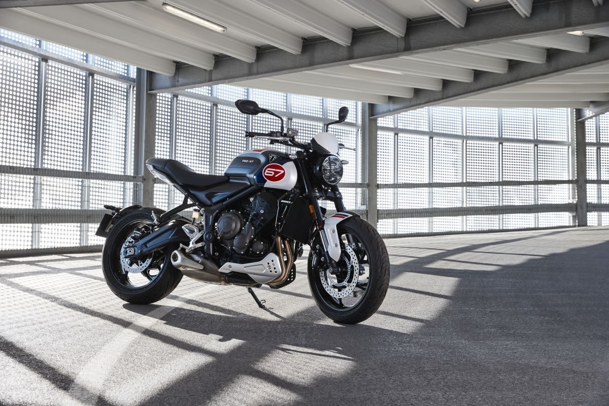 Triumph: ecco la Trident 660 Triple Tribute