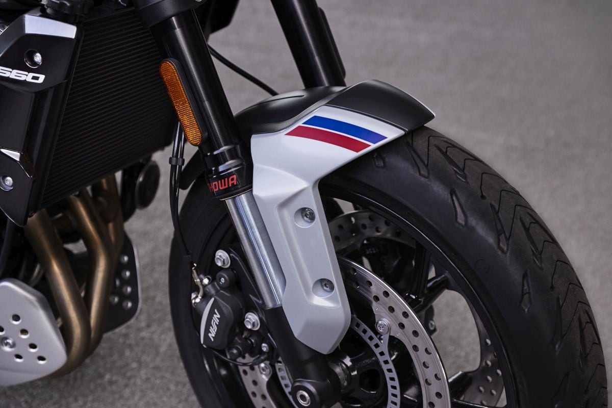 Triumph: ecco la Trident 660 Triple Tribute