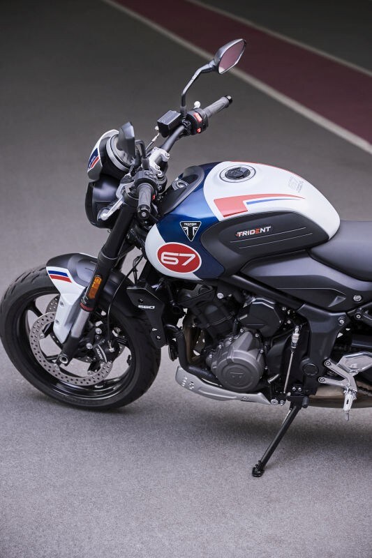 Triumph: ecco la Trident 660 Triple Tribute