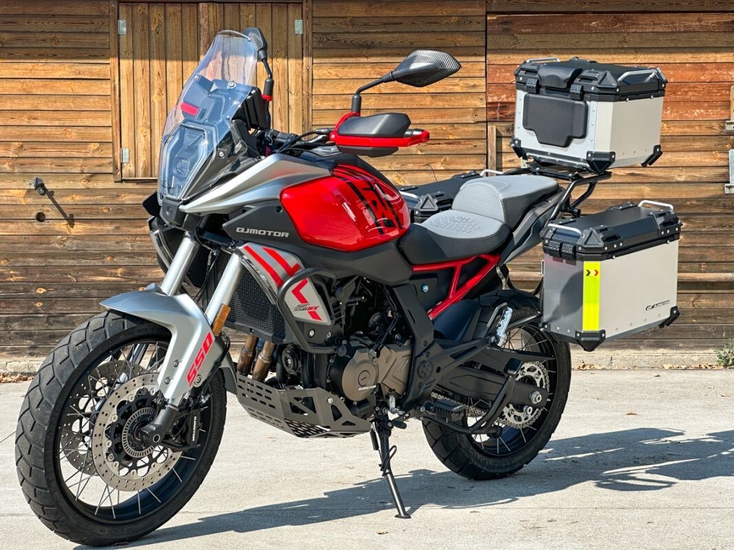 QJ Motor SRT550SX: arriva l’adventure per tutte le tasche