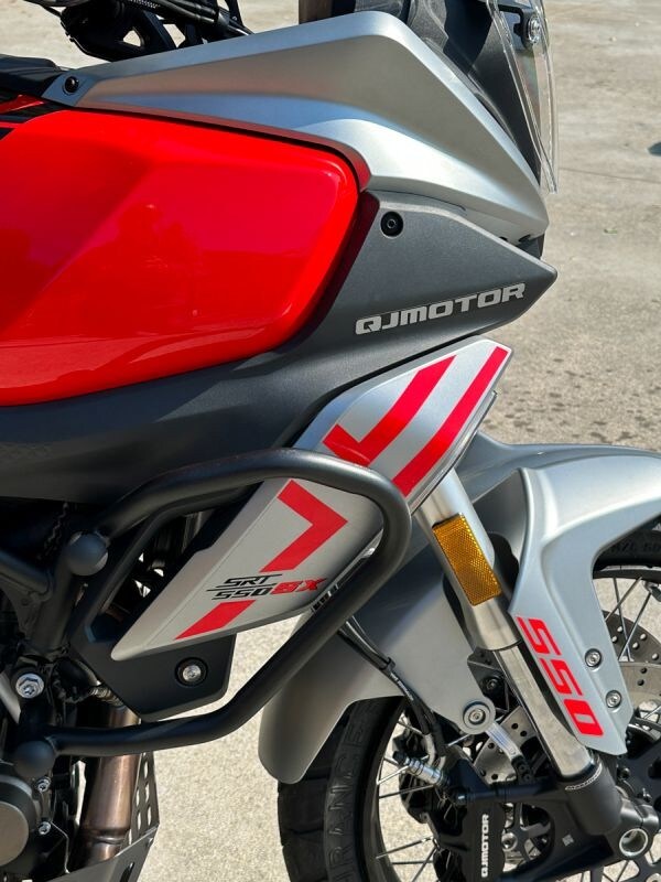 QJ Motor SRT550SX: arriva l’adventure per tutte le tasche