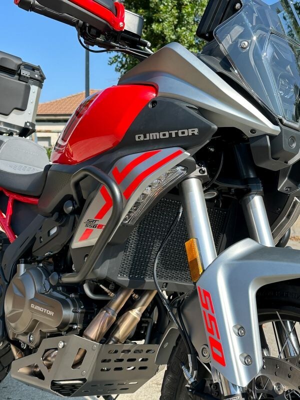 QJ Motor SRT550SX: arriva l’adventure per tutte le tasche