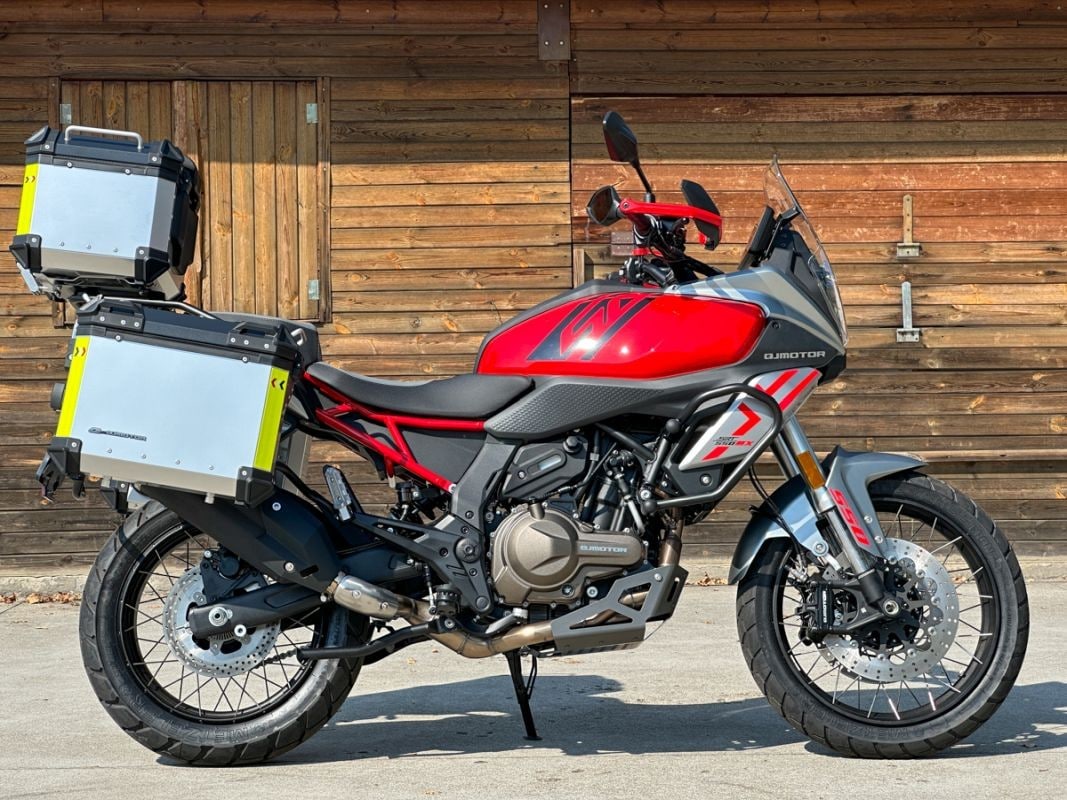 QJ Motor SRT550SX: arriva l’adventure per tutte le tasche