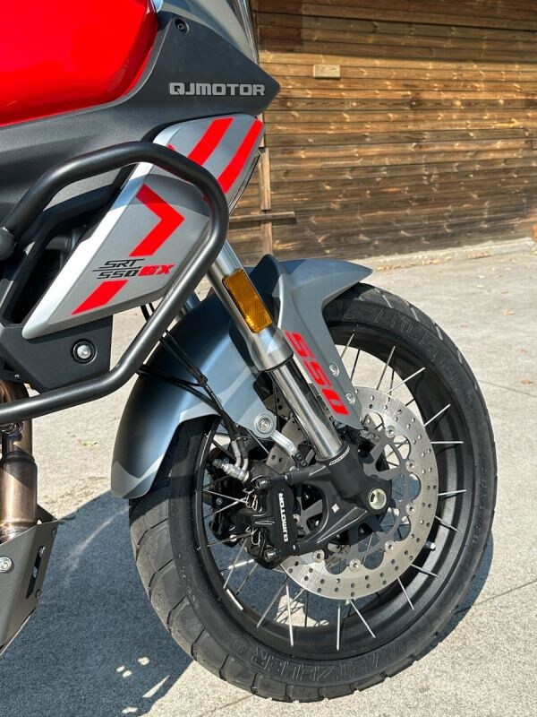 QJ Motor SRT550SX: arriva l’adventure per tutte le tasche