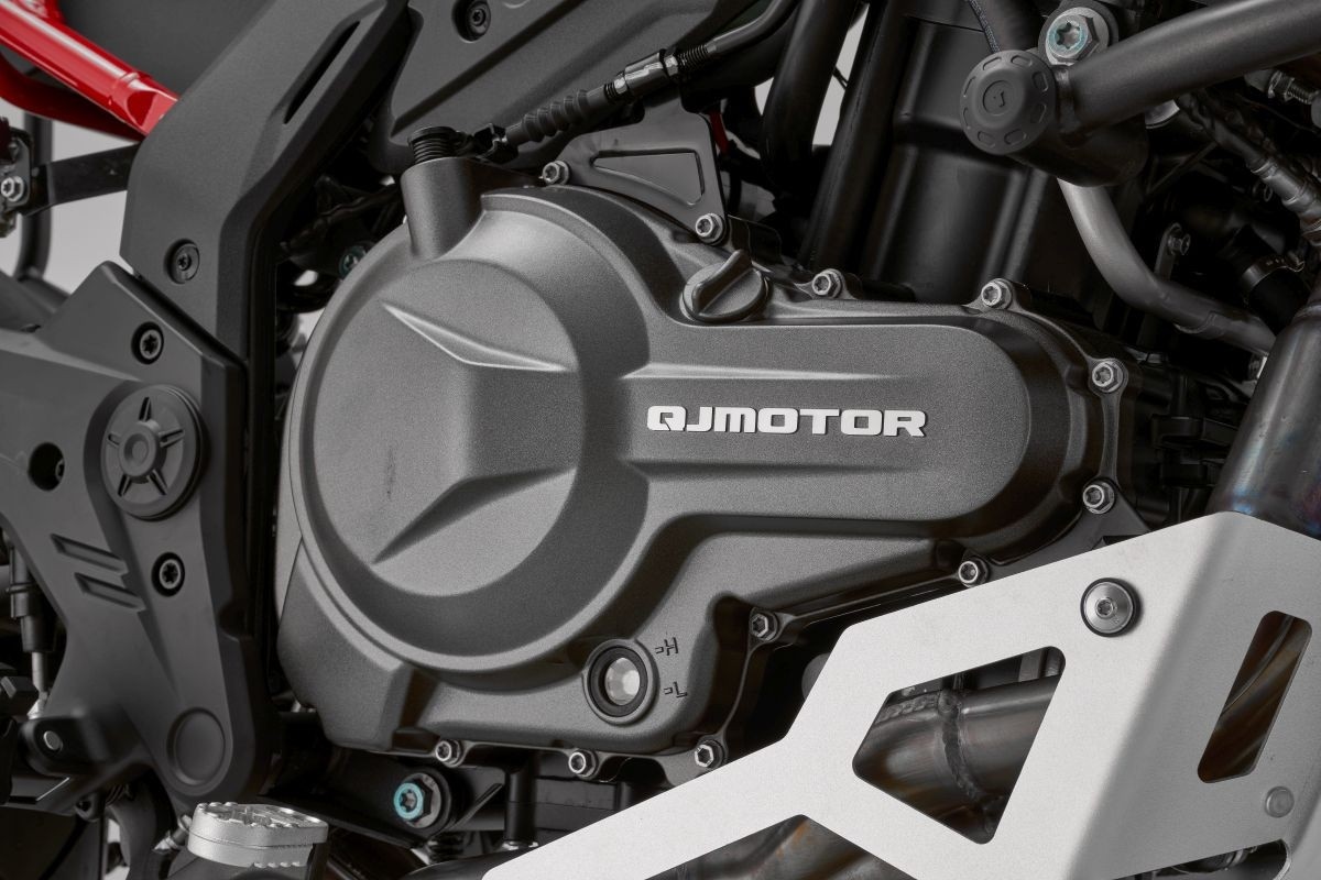 QJ Motor SRT550SX: arriva l’adventure per tutte le tasche