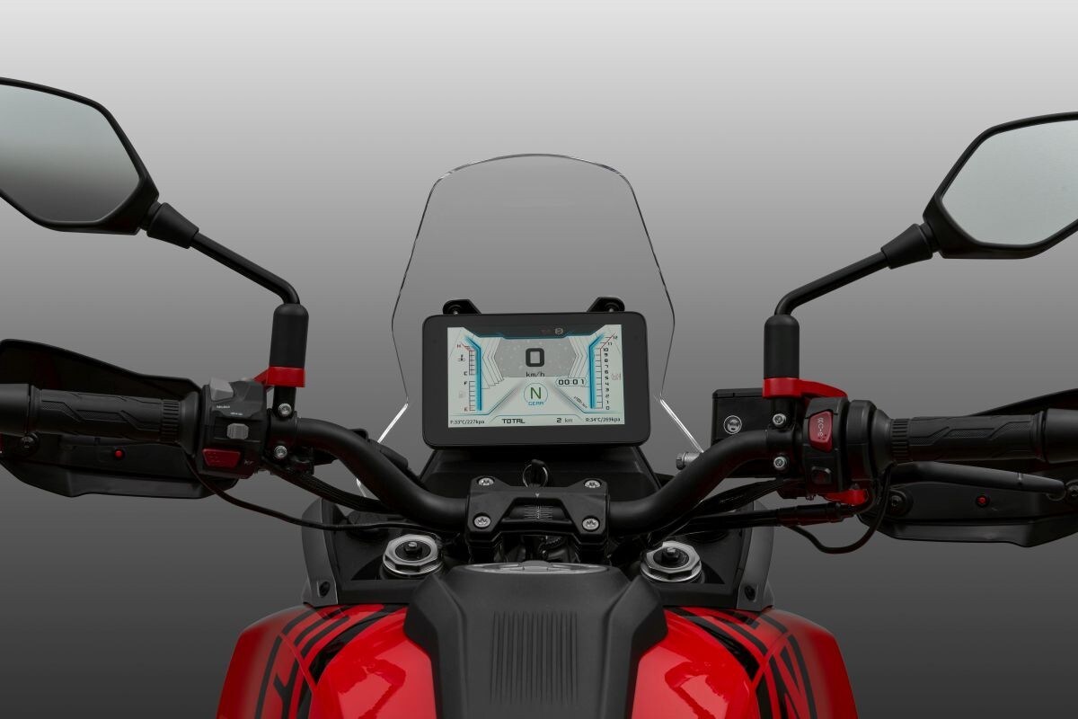 QJ Motor SRT550SX: arriva l’adventure per tutte le tasche