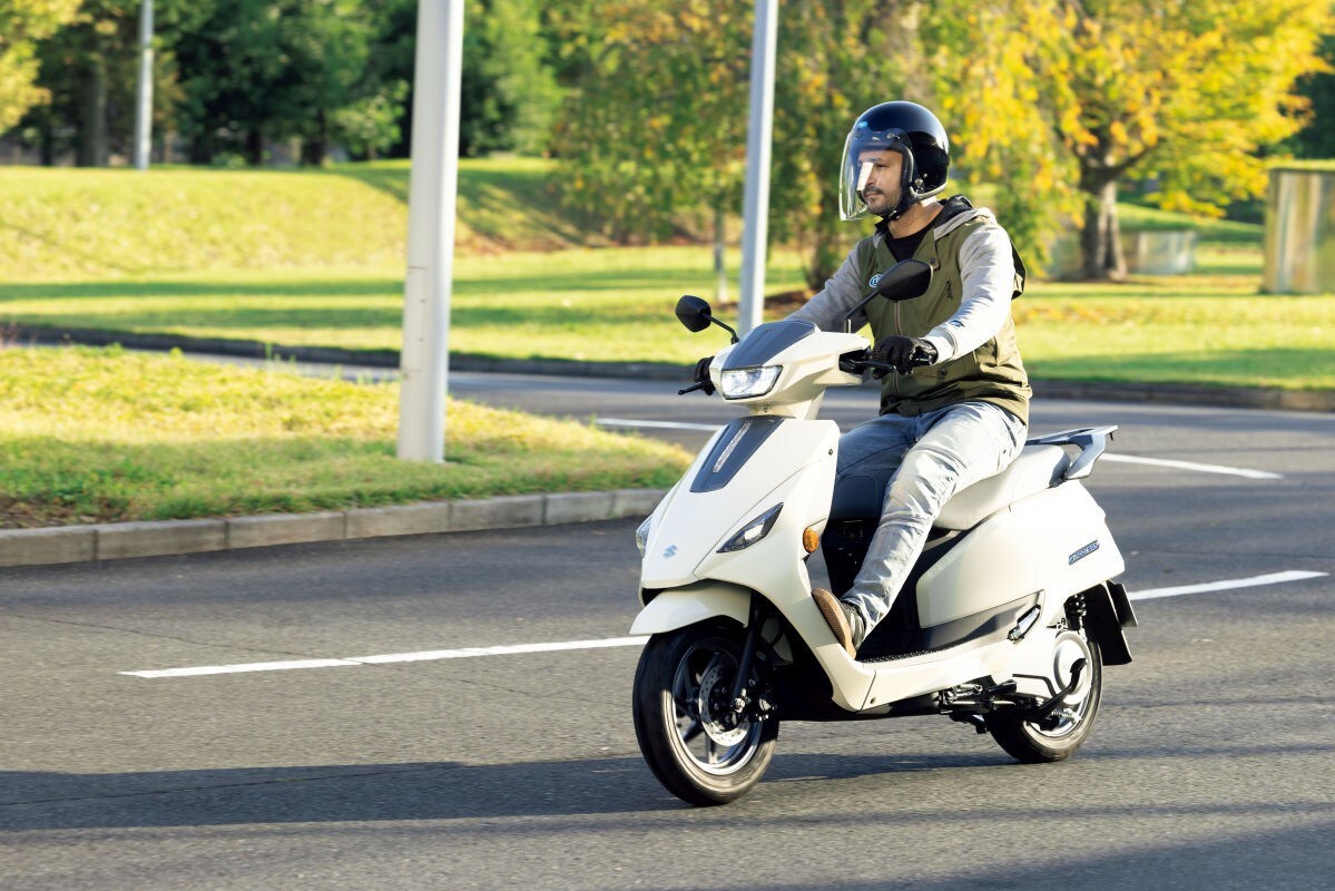 E-Address, il primo scooter elettrico di Suzuki 
