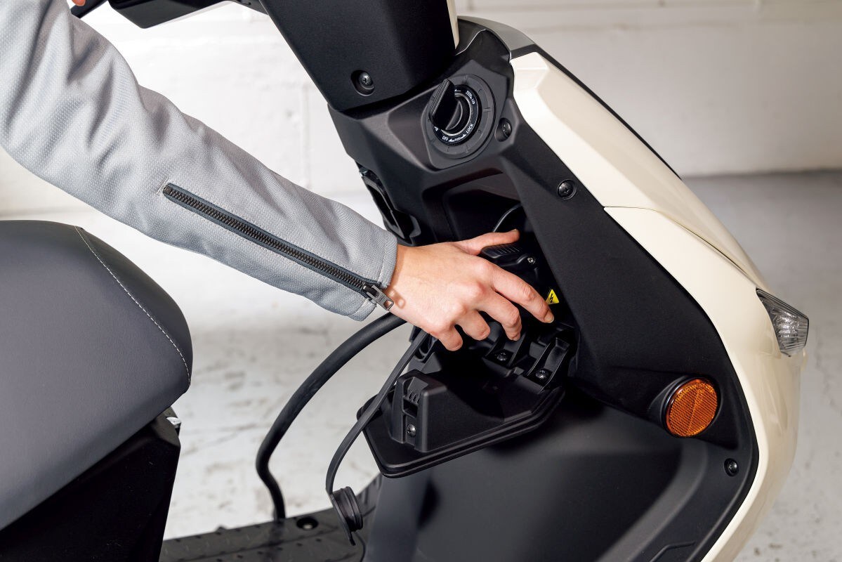 E-Address, il primo scooter elettrico di Suzuki 