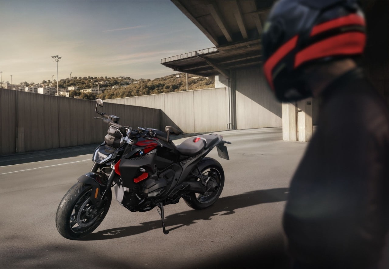 BMW: ecco la nuova R 1300 R (e sì, rispetto alla vecchia è irriconoscibile...)