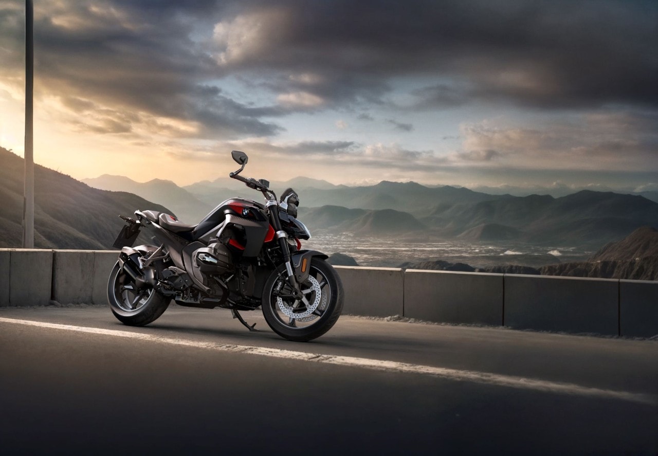 BMW: ecco la nuova R 1300 R (e sì, rispetto alla vecchia è irriconoscibile...)
