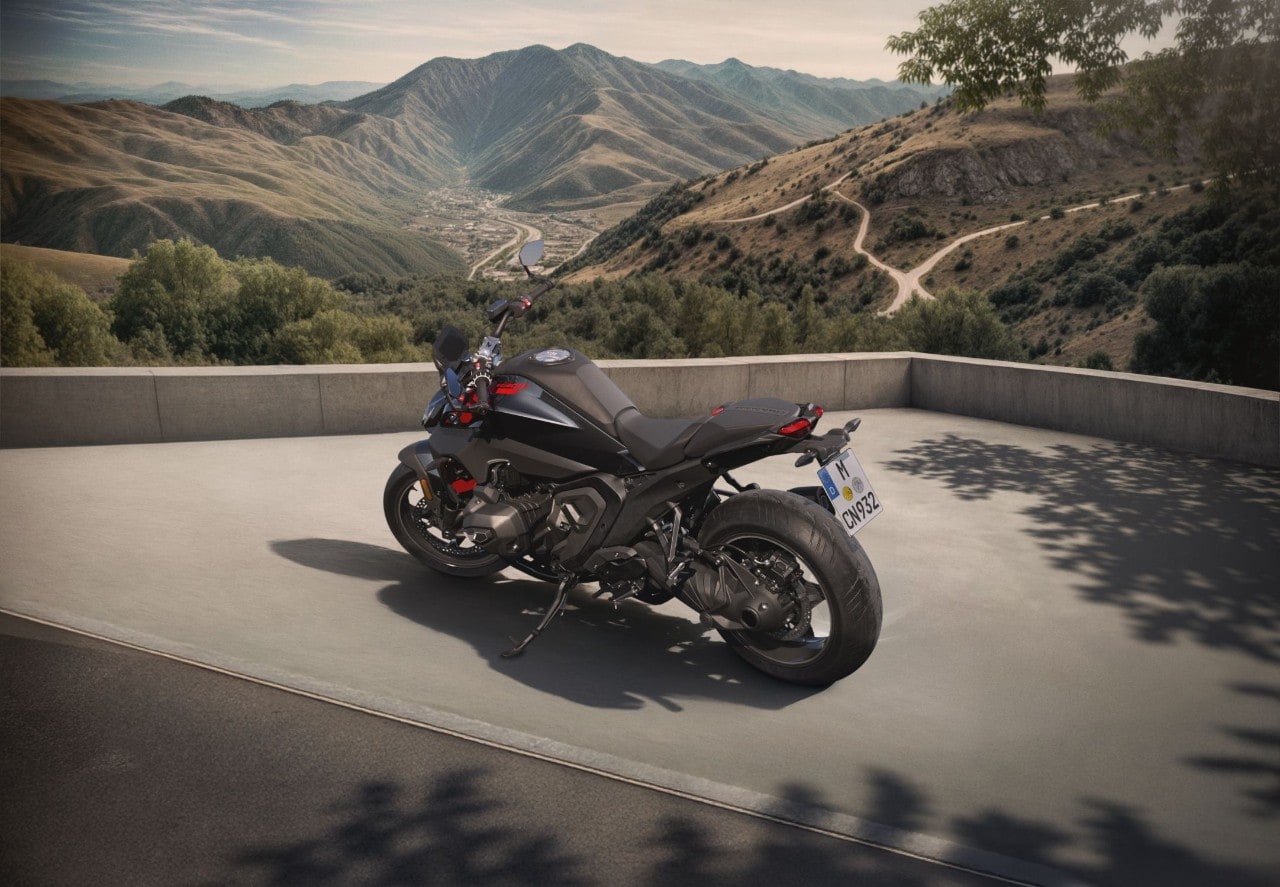 BMW: ecco la nuova R 1300 R (e sì, rispetto alla vecchia è irriconoscibile...)
