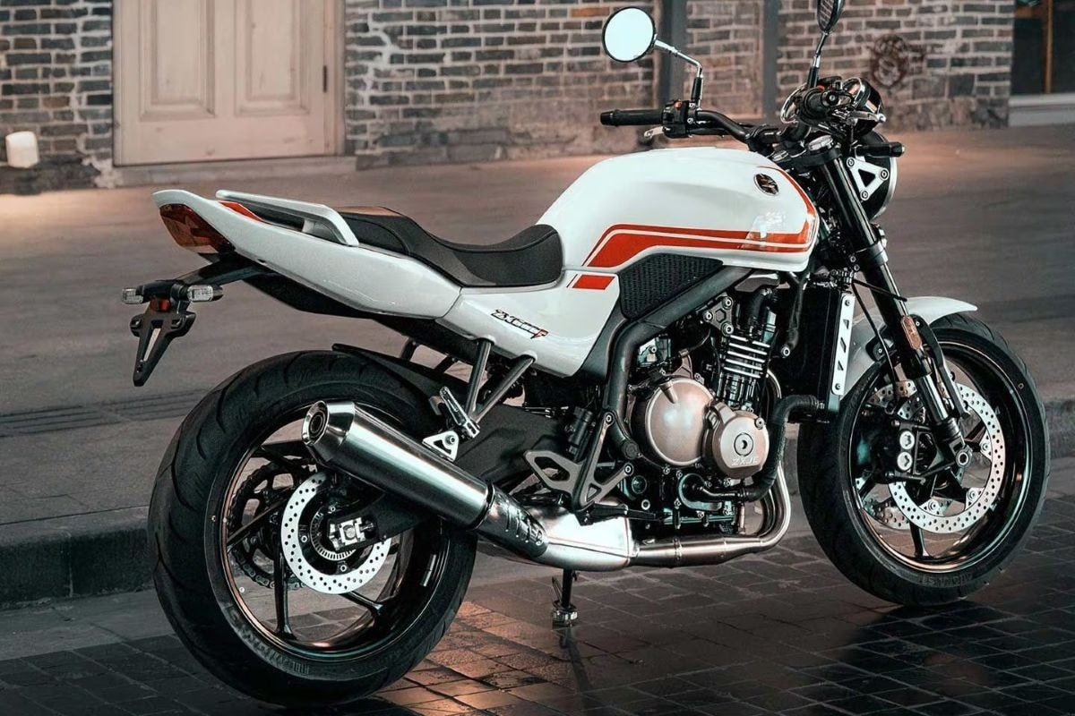 Zhang Xue lancia la ZX 500F: la copia arriva prima dell’originale!