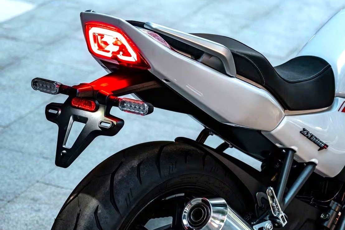 Zhang Xue lancia la ZX 500F: la copia arriva prima dell’originale!