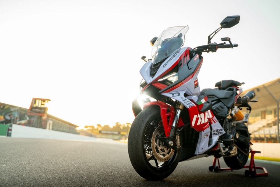 Italjet Dragster 700 Twin: più di uno scooter, un sogno a occhi aperti +VIDEO